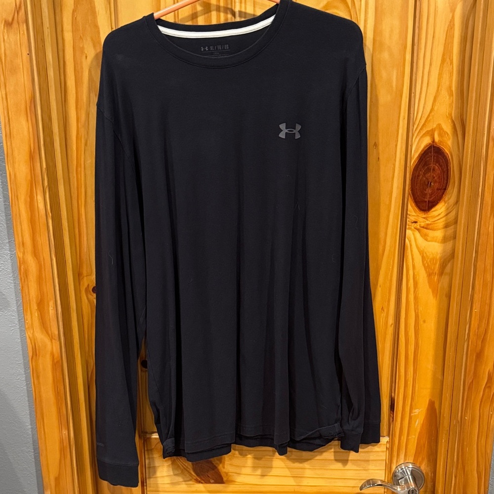 Under Armour Men's Dark Long Sleeve Tee